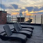 Apartment Morski 44 *